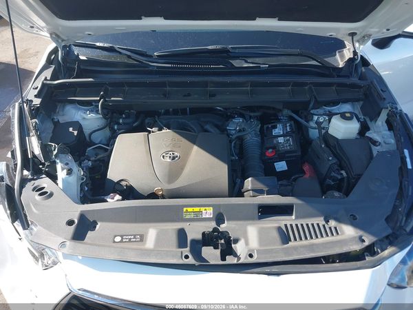 2021 TOYOTA HIGHLANDER LIMITED — I10