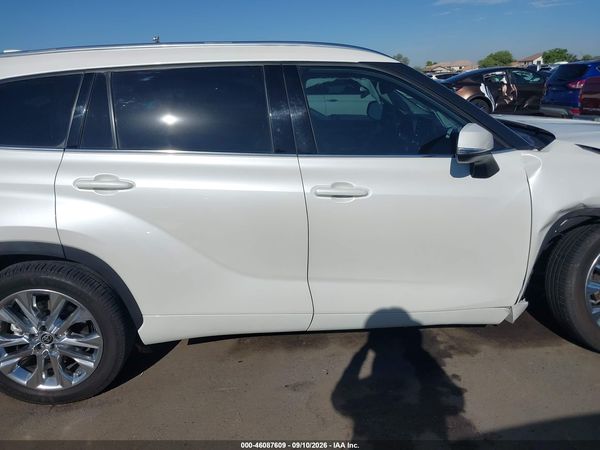 2021 TOYOTA HIGHLANDER LIMITED — I116