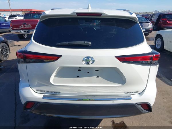2021 TOYOTA HIGHLANDER LIMITED — I119