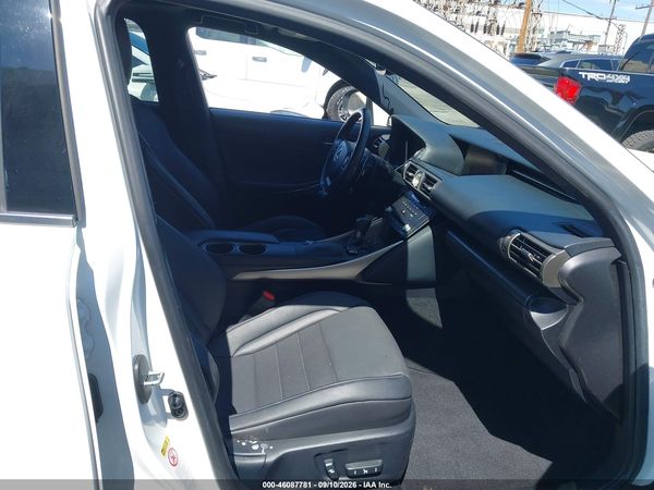 2016 LEXUS IS 350 — I5
