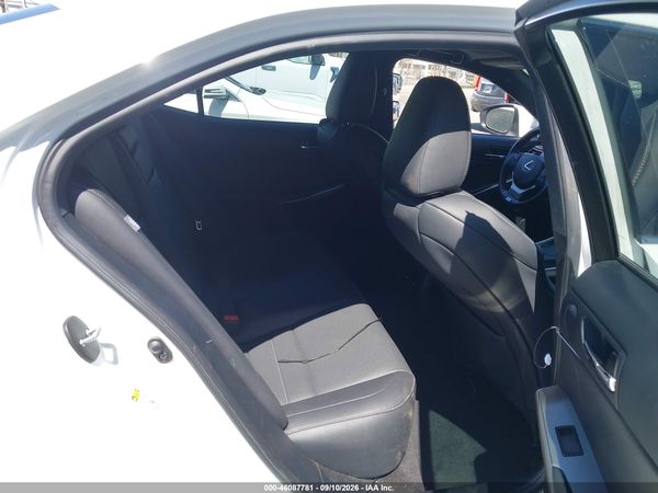 2016 LEXUS IS 350 — I8