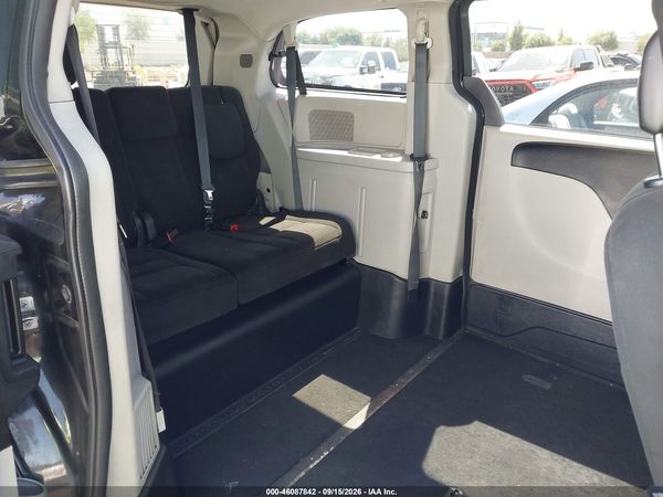 2016 DODGE GRAND CARAVAN SXT — I8
