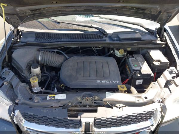 2016 DODGE GRAND CARAVAN SXT — I10