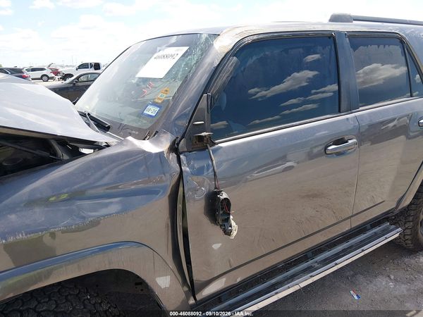 2017 TOYOTA 4RUNNER SR5