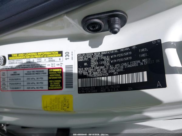 2017 TOYOTA SIENNA SE PREMIUM 8 PASSENGER — I9