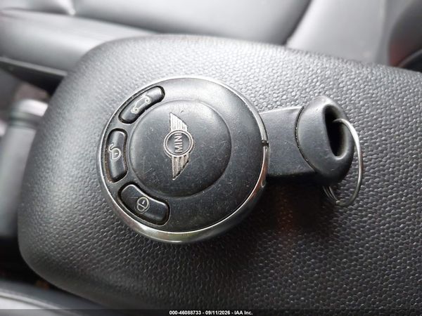 2015 MINI COUNTRYMAN COOPER S — I11