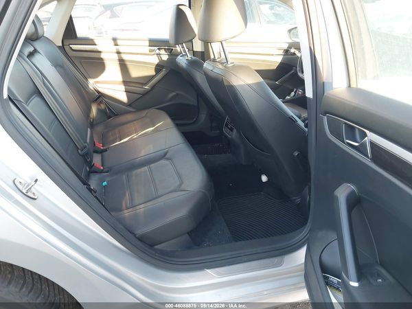 2018 VOLKSWAGEN PASSAT 2.0T SE — I8