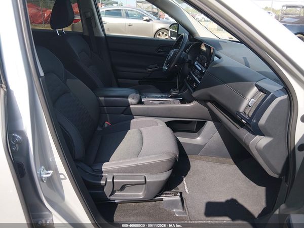 2025 NISSAN PATHFINDER SV FWD — I5