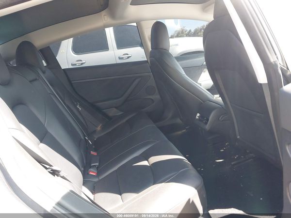 2022 TESLA MODEL 3 — I8