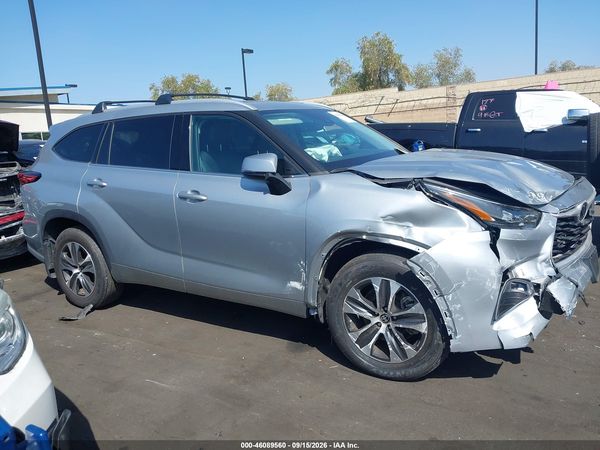 2022 TOYOTA HIGHLANDER XLE — I116