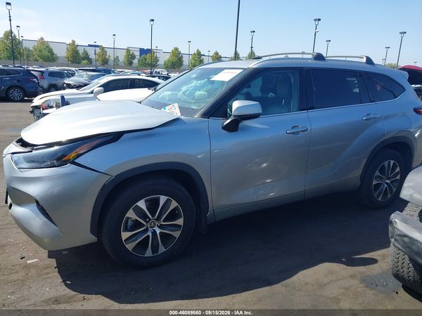 2022 TOYOTA HIGHLANDER XLE — I117
