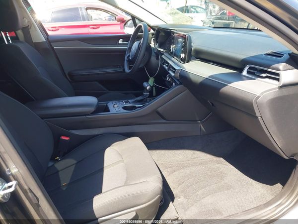 2022 KIA K5 LXS — I5