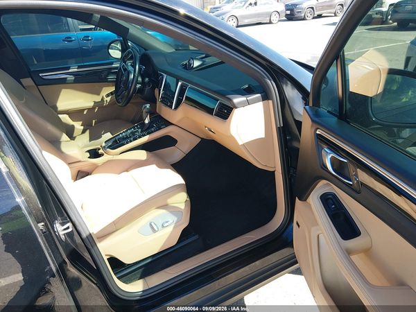 2018 PORSCHE MACAN