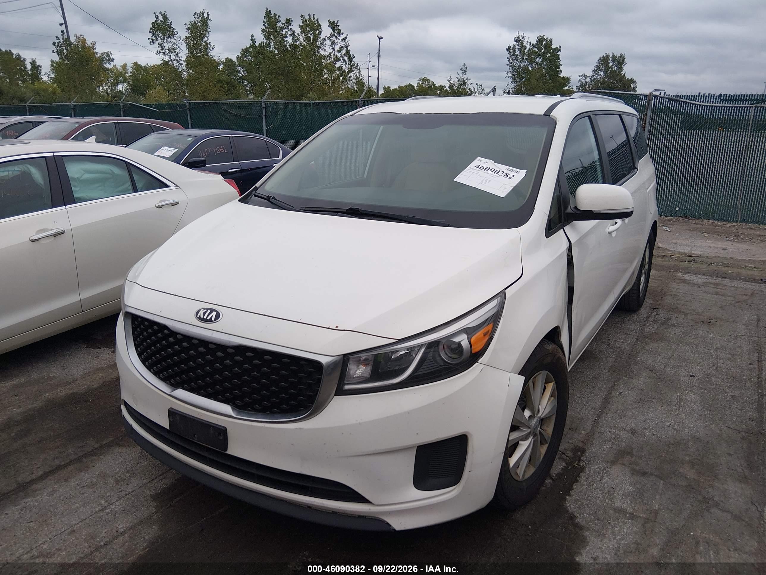 2016 KIA SEDONA LX — I2