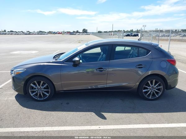 2018 MAZDA MAZDA3 TOURING — I117