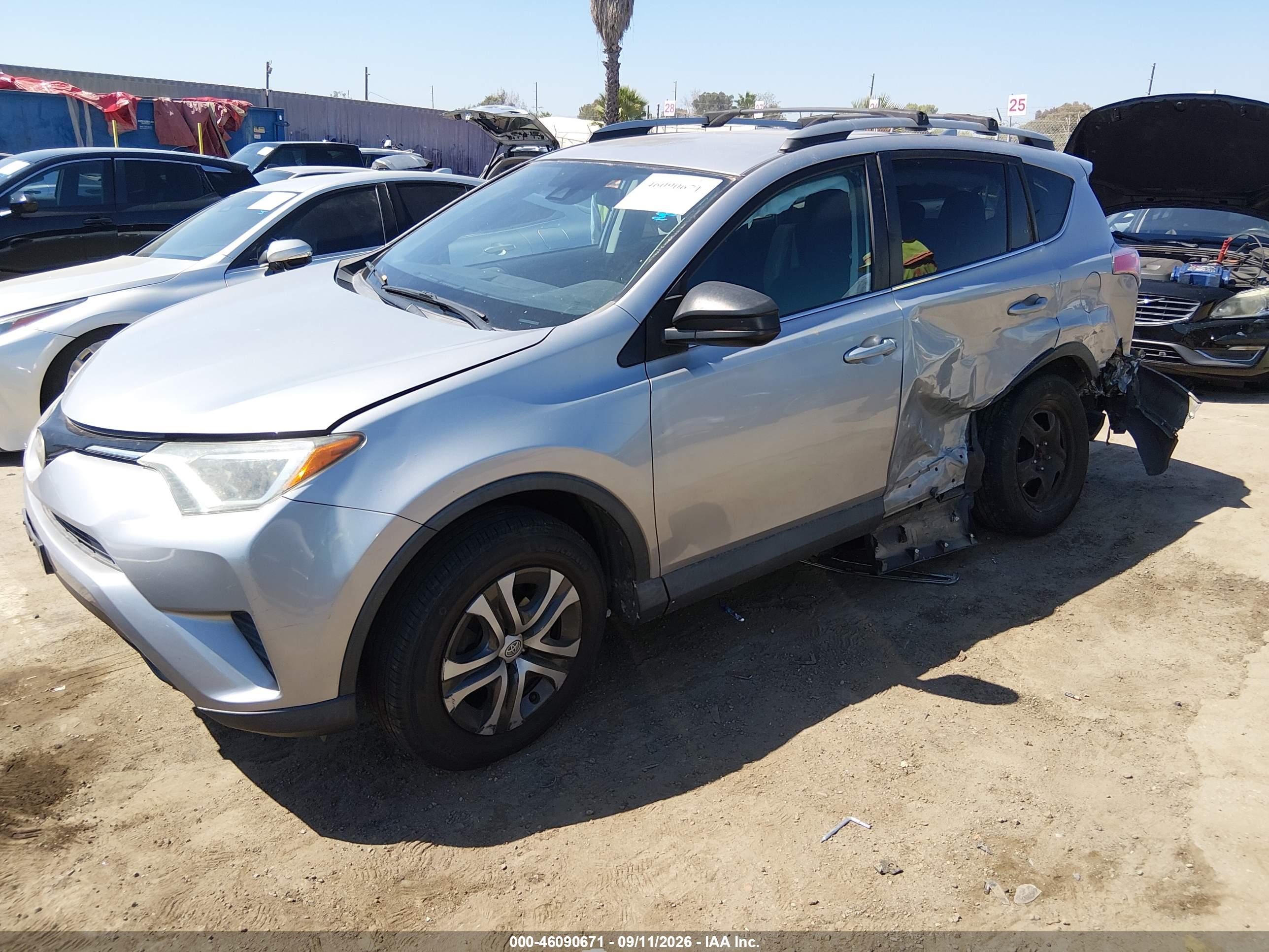 2018 TOYOTA RAV4 LE — I2