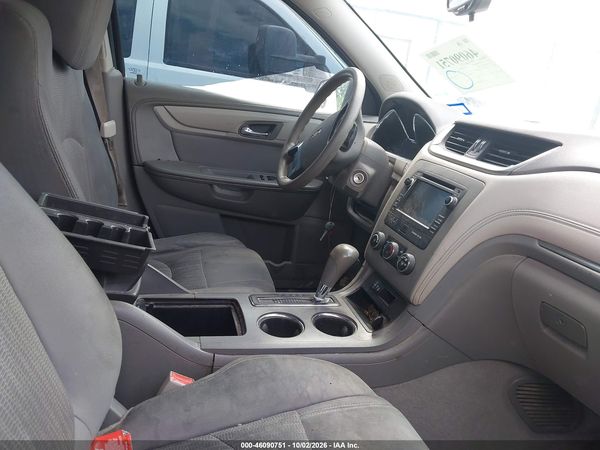 2013 CHEVROLET TRAVERSE LS — I5