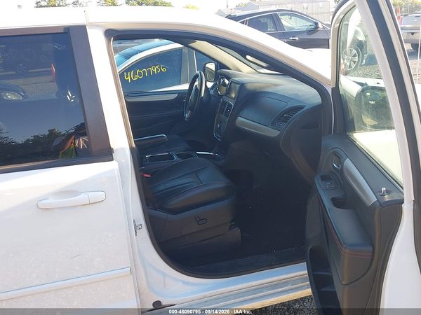 2016 DODGE GRAND CARAVAN R/T — I5