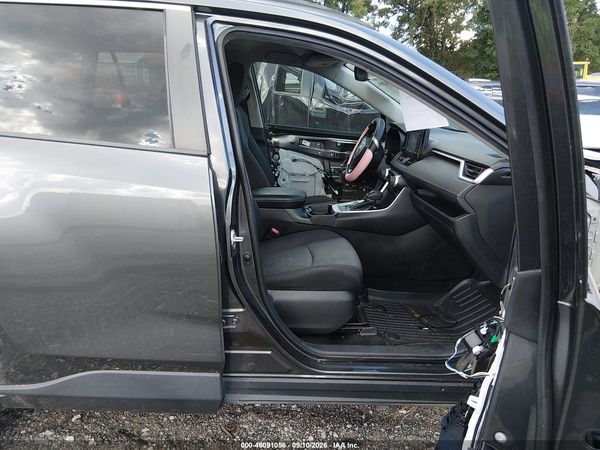 2021 TOYOTA RAV4 XLE — I5