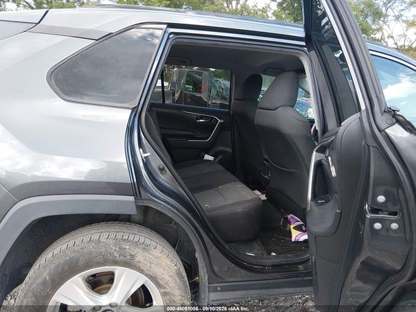 2021 TOYOTA RAV4 XLE — I8