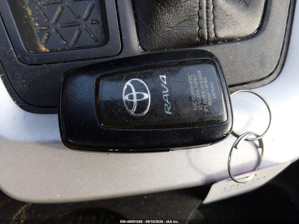 2021 TOYOTA RAV4 XLE — I11
