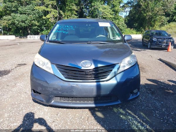 2013 TOYOTA SIENNA LE V6 8 PASSENGER