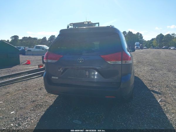 2013 TOYOTA SIENNA LE V6 8 PASSENGER