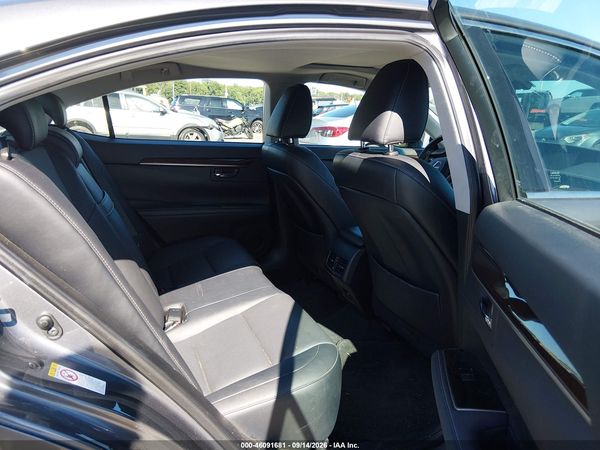 2016 LEXUS ES 350 — I8