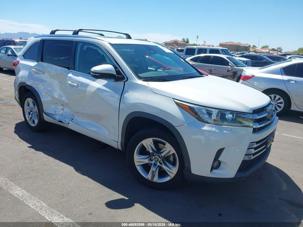 2017 TOYOTA HIGHLANDER LIMITED — I1