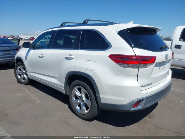 2017 TOYOTA HIGHLANDER LIMITED — I3