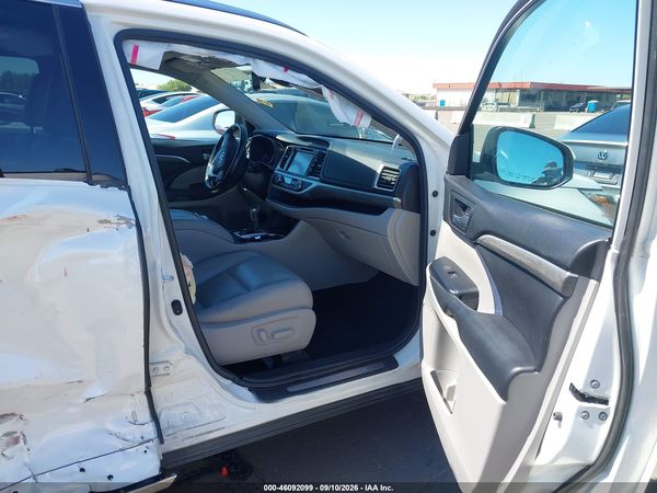 2017 TOYOTA HIGHLANDER LIMITED — I5