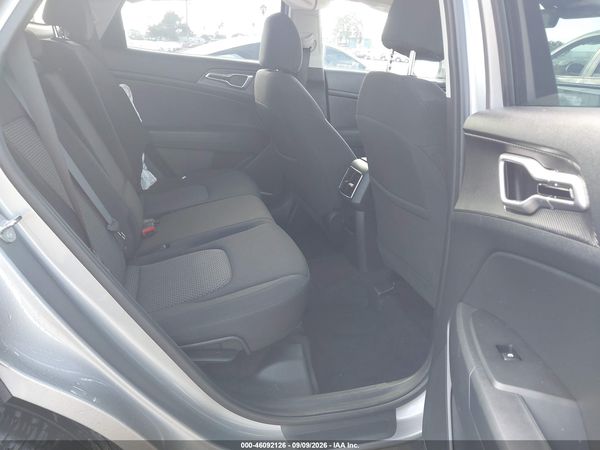2025 KIA SPORTAGE LX — I8