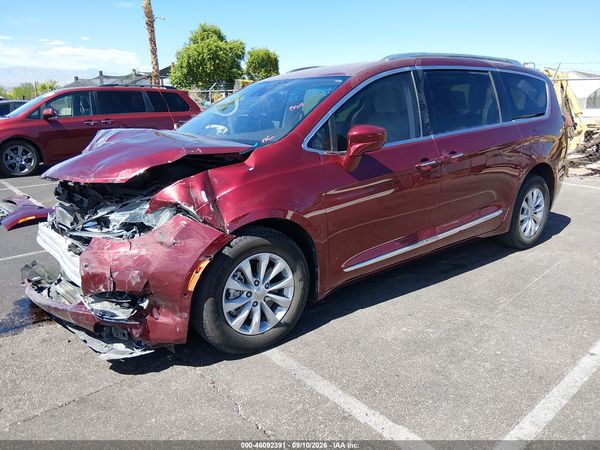 2018 CHRYSLER PACIFICA — I2