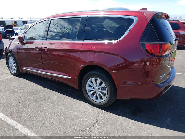 2018 CHRYSLER PACIFICA TOURING L — I3