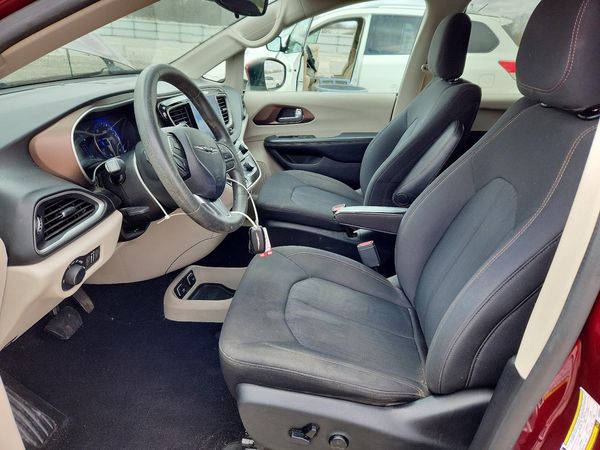 2017 CHRYSLER PACIFICA