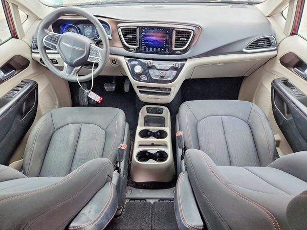 2017 CHRYSLER PACIFICA