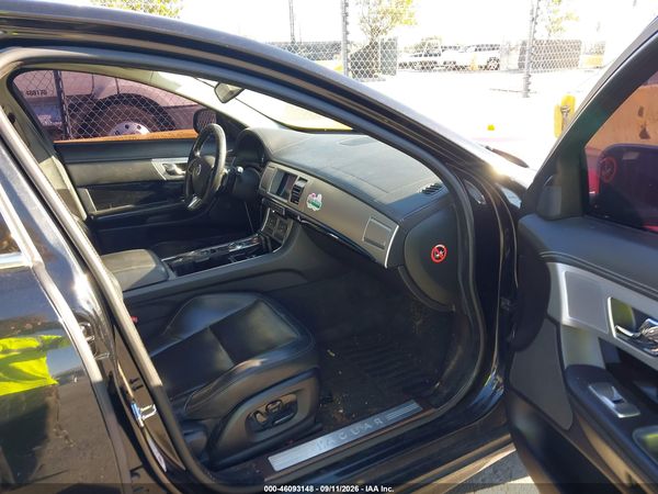 2012 JAGUAR XF PORTFOLIO — I5