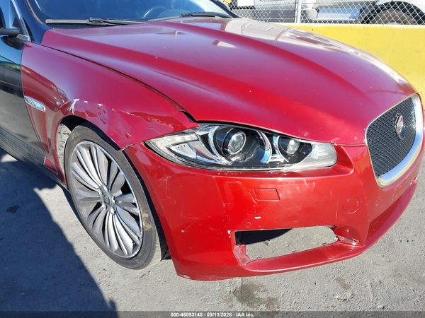 2012 JAGUAR XF PORTFOLIO — I6
