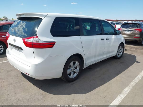 2015 TOYOTA SIENNA L 7 PASSENGER — I4