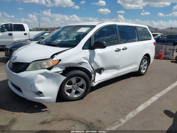 2015 TOYOTA SIENNA L 7 PASSENGER — I6