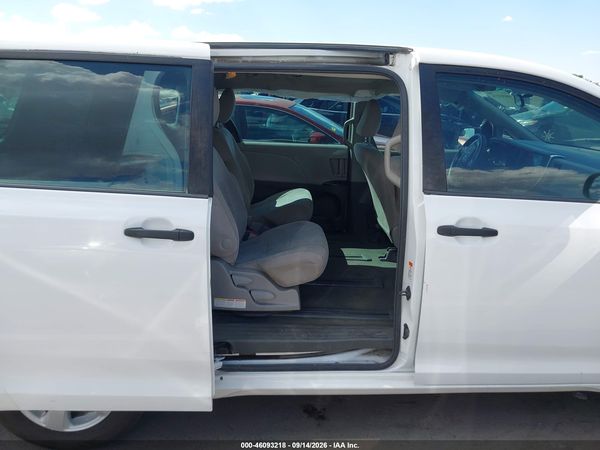 2015 TOYOTA SIENNA L 7 PASSENGER — I8