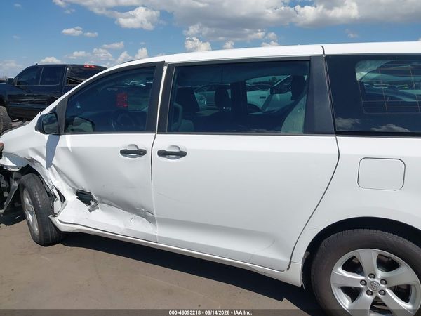 2015 TOYOTA SIENNA L 7 PASSENGER — I117