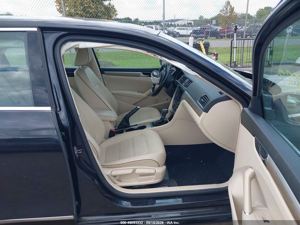 2017 VOLKSWAGEN PASSAT 1.8T SE — I5