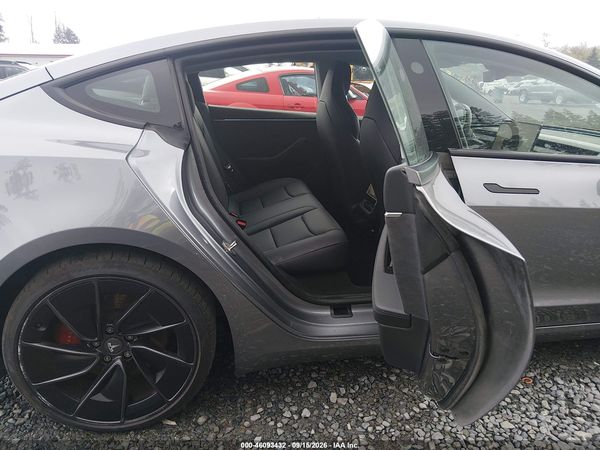 2024 TESLA MODEL 3 — I8