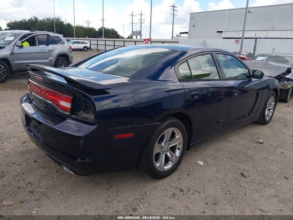 2014 DODGE CHARGER SE — I4