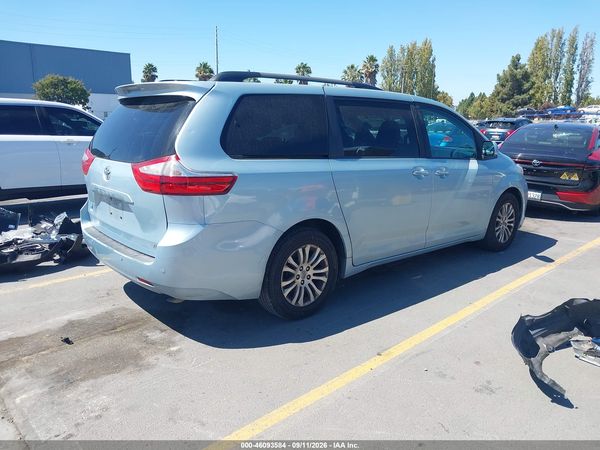 2017 TOYOTA SIENNA XLE 8 PASSENGER — I4