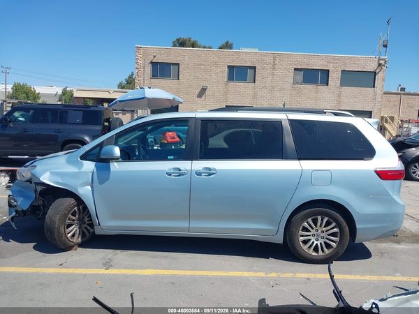 2017 TOYOTA SIENNA XLE 8 PASSENGER — I117