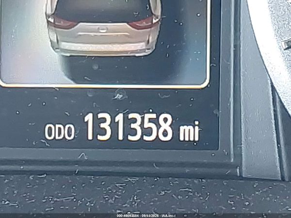 2017 TOYOTA SIENNA XLE 8 PASSENGER — I118
