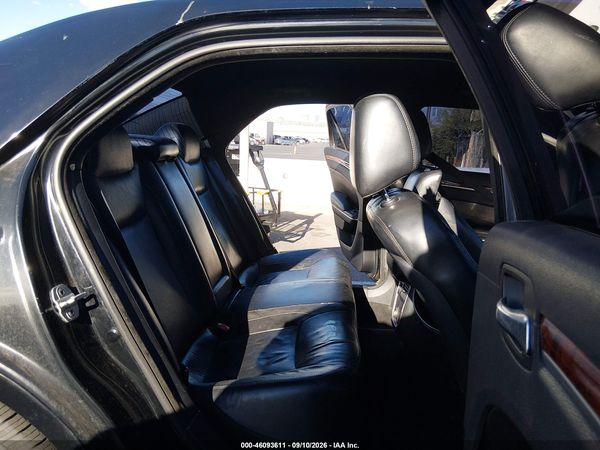 2012 CHRYSLER 300 LIMITED — I8
