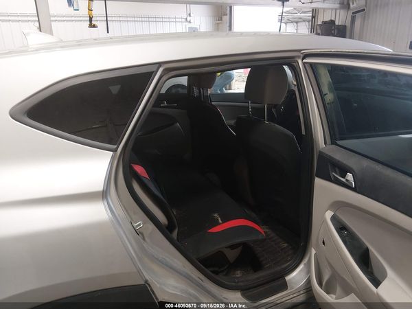 2020 HYUNDAI TUCSON SE — I8